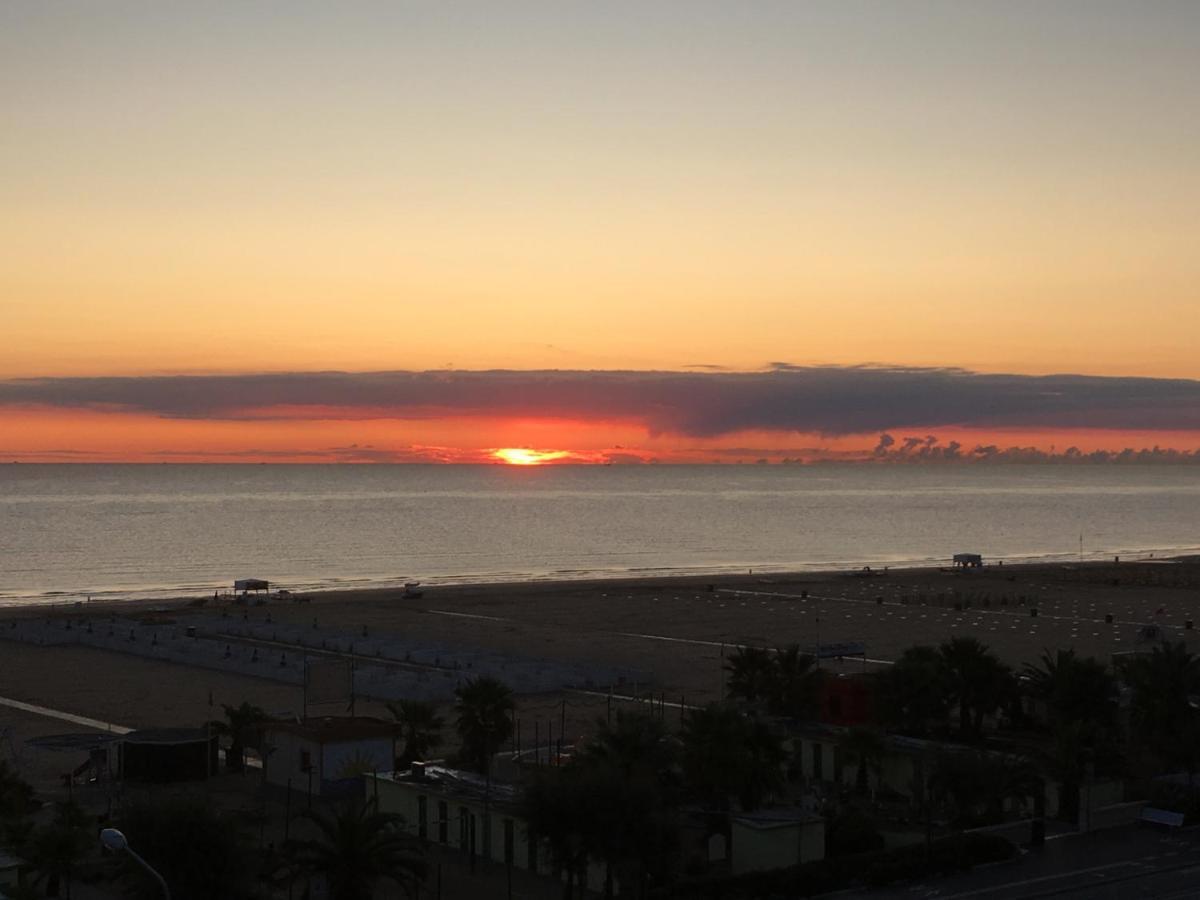 Appartamento Fronte Mare Rimini Exteriör bild