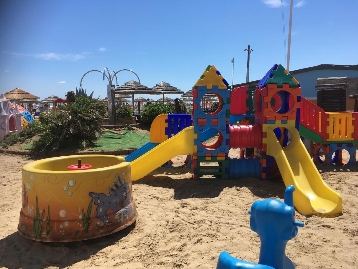 Appartamento Fronte Mare Rimini Exteriör bild
