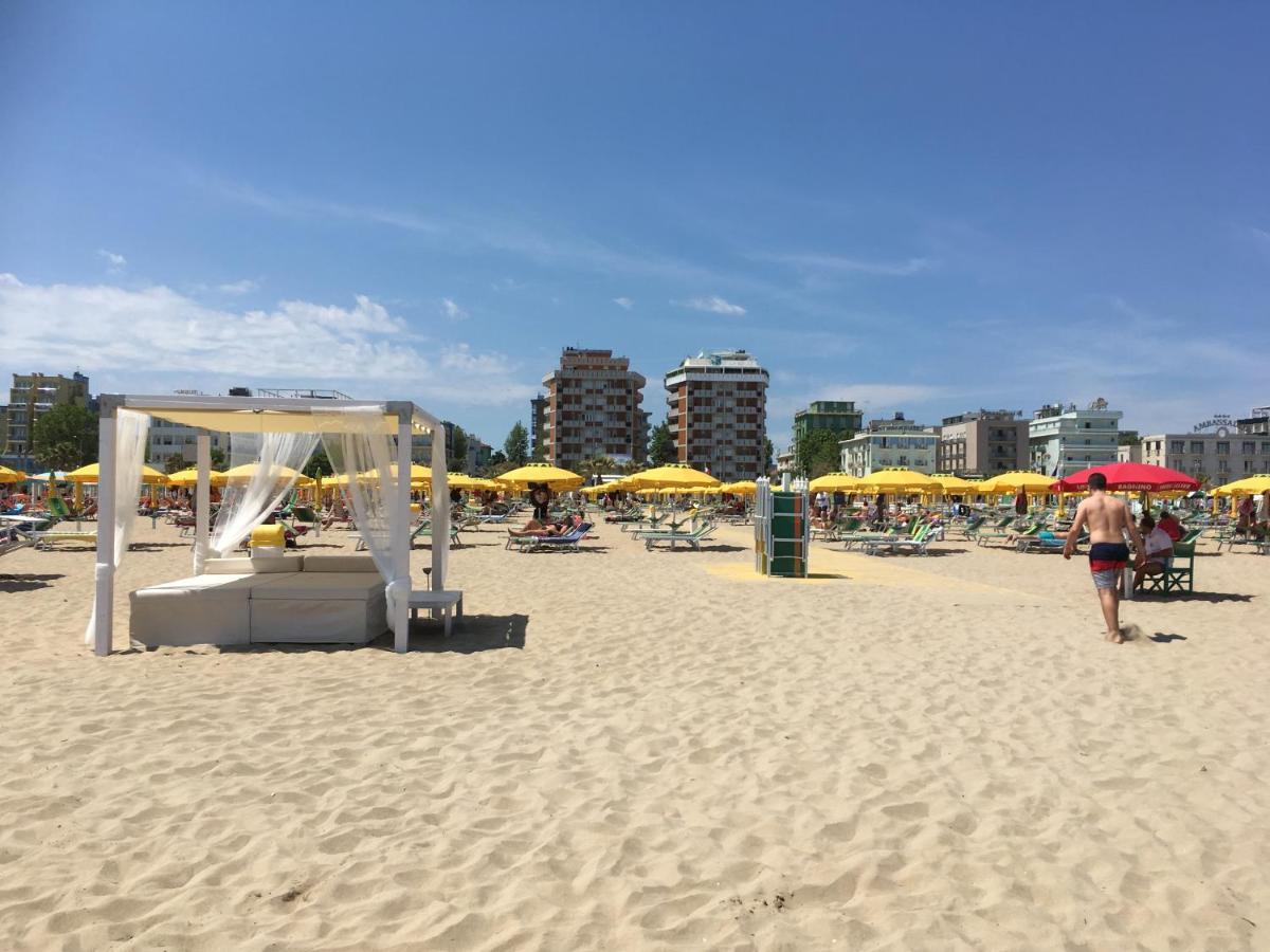 Appartamento Fronte Mare Rimini Exteriör bild