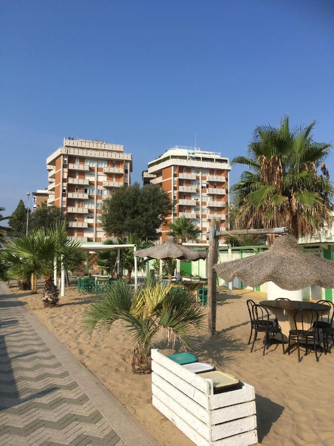 Appartamento Fronte Mare Rimini Exteriör bild