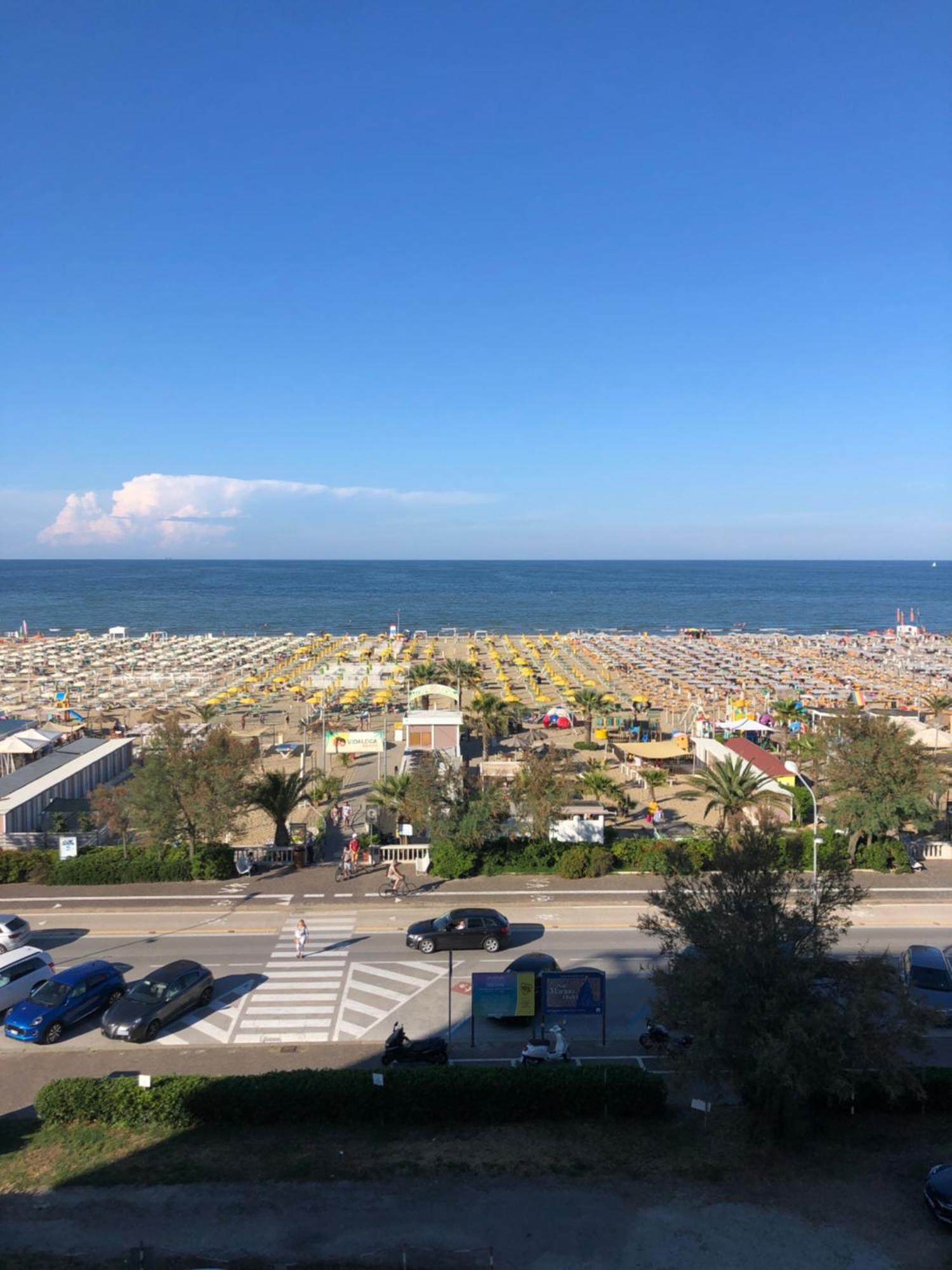 Appartamento Fronte Mare Rimini Exteriör bild